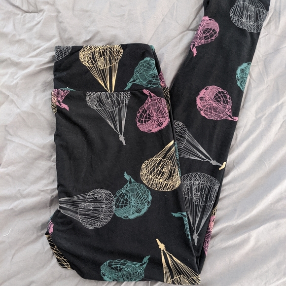 LuLaRoe Leggings Tall and Curvy - Picture 1 of 2